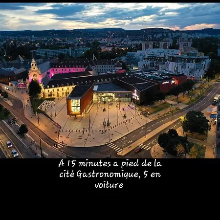Joli Et Studio En Rdc Au Calme, Centre St Michel